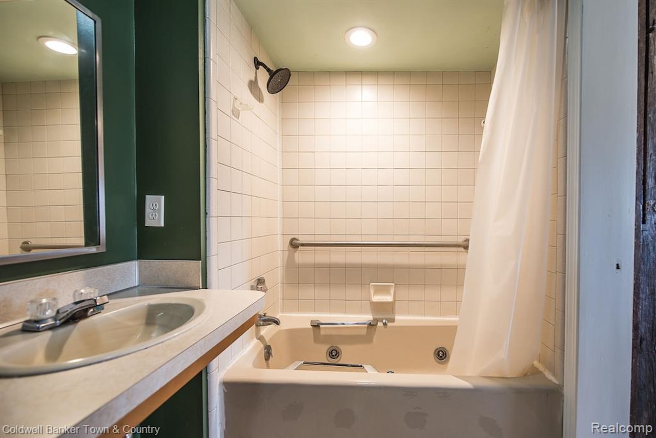 5185 Lobdell Rd in Tyrone Twp, MI Photo 26