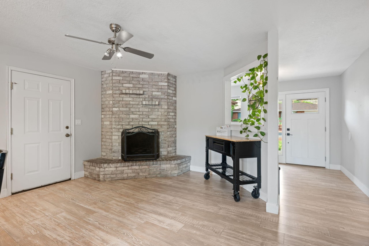 885 E Fort Pierce DR St George, UT 84790 home for sale, MLS#25-260553 - Erika Rogers Photo 6