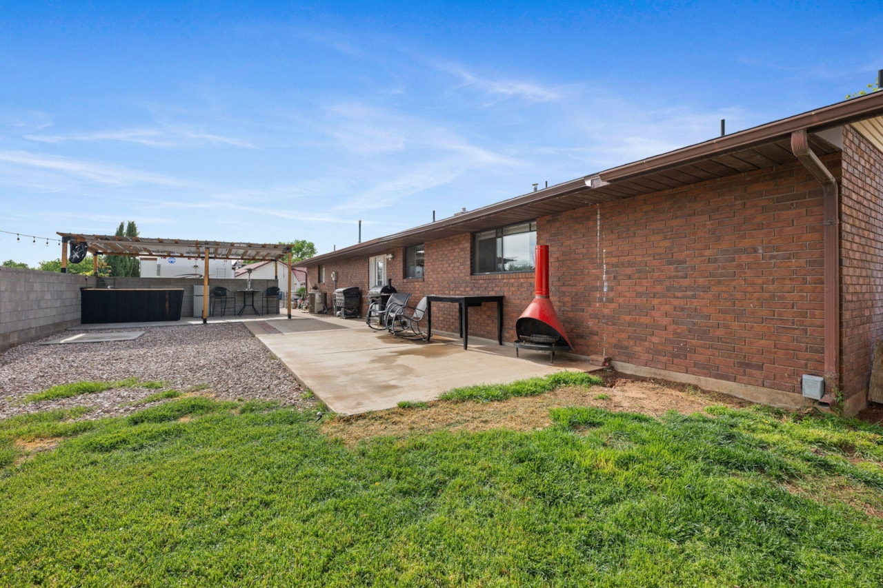 885 E Fort Pierce DR St George, UT 84790 home for sale, MLS#25-260553 - Erika Rogers Photo 17