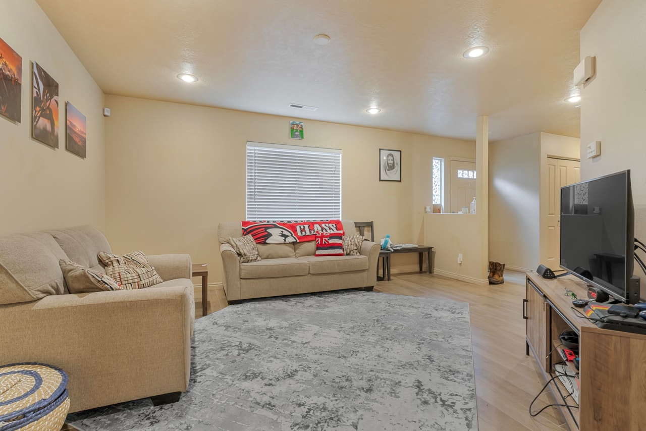 2930 E 450  N #F6 St George, UT 84790 home for sale, MLS#25-260198 - Erika Rogers Photo 11