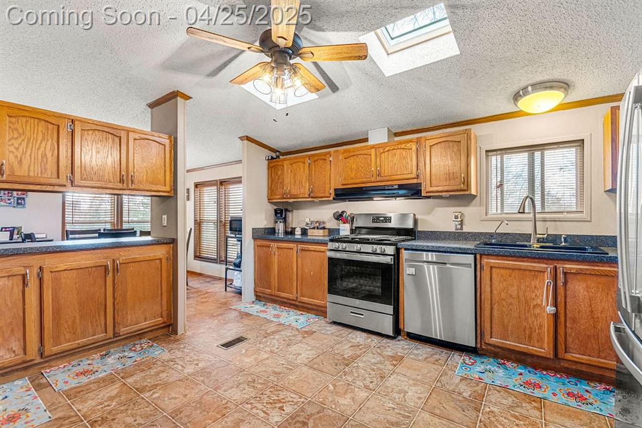 6545 Hiller Ave in Hamburg Twp, MI Photo 7