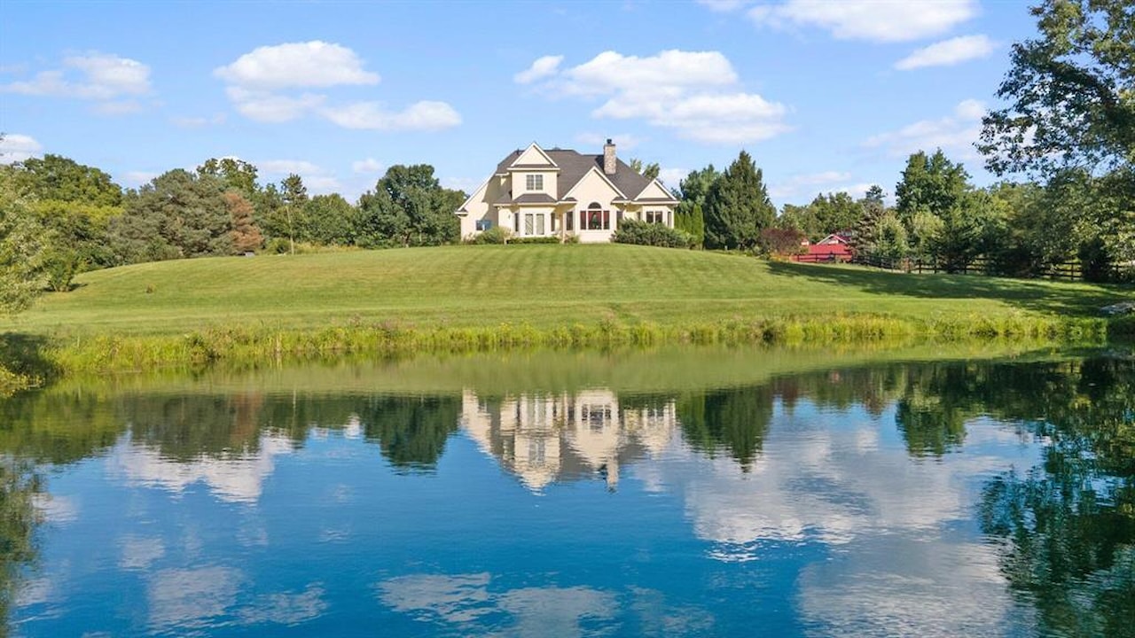 1280 Sylvan Rd in Chelsea, MI