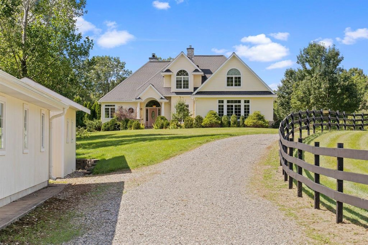1280 Sylvan Rd in Chelsea, MI Photo 4