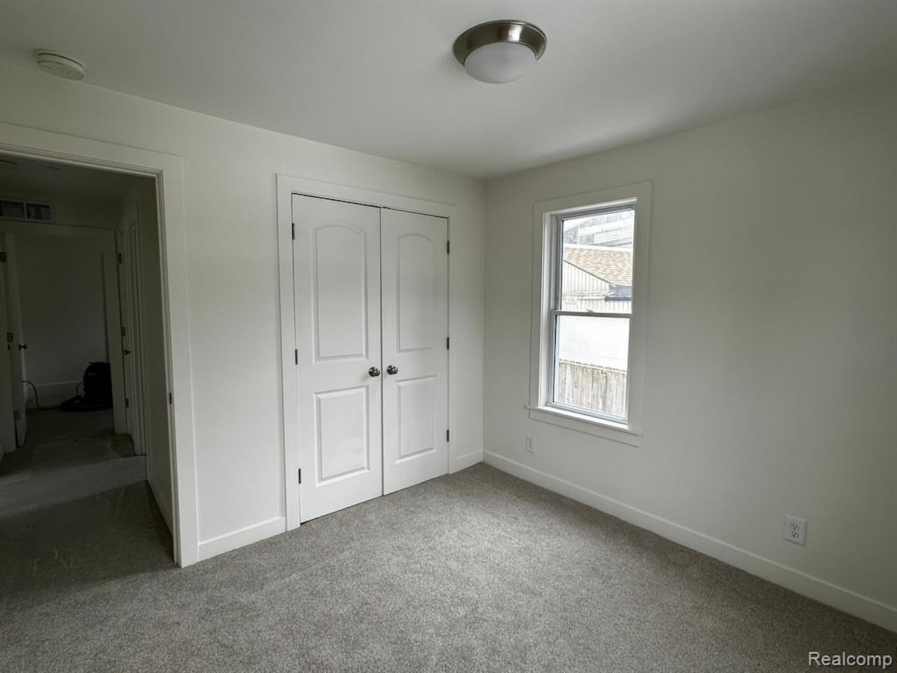 1449 Benvenue St in Sylvan Lake, MI Photo 14
