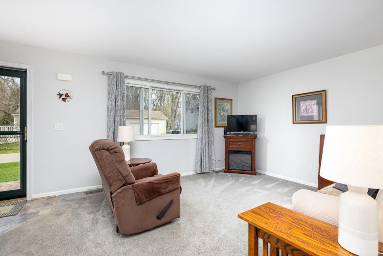 2932 Wilson Ave in Hamburg Twp, MI Photo 6