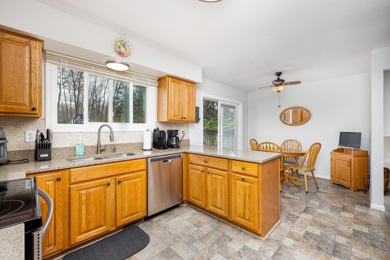 2932 Wilson Ave in Hamburg Twp, MI Photo 9