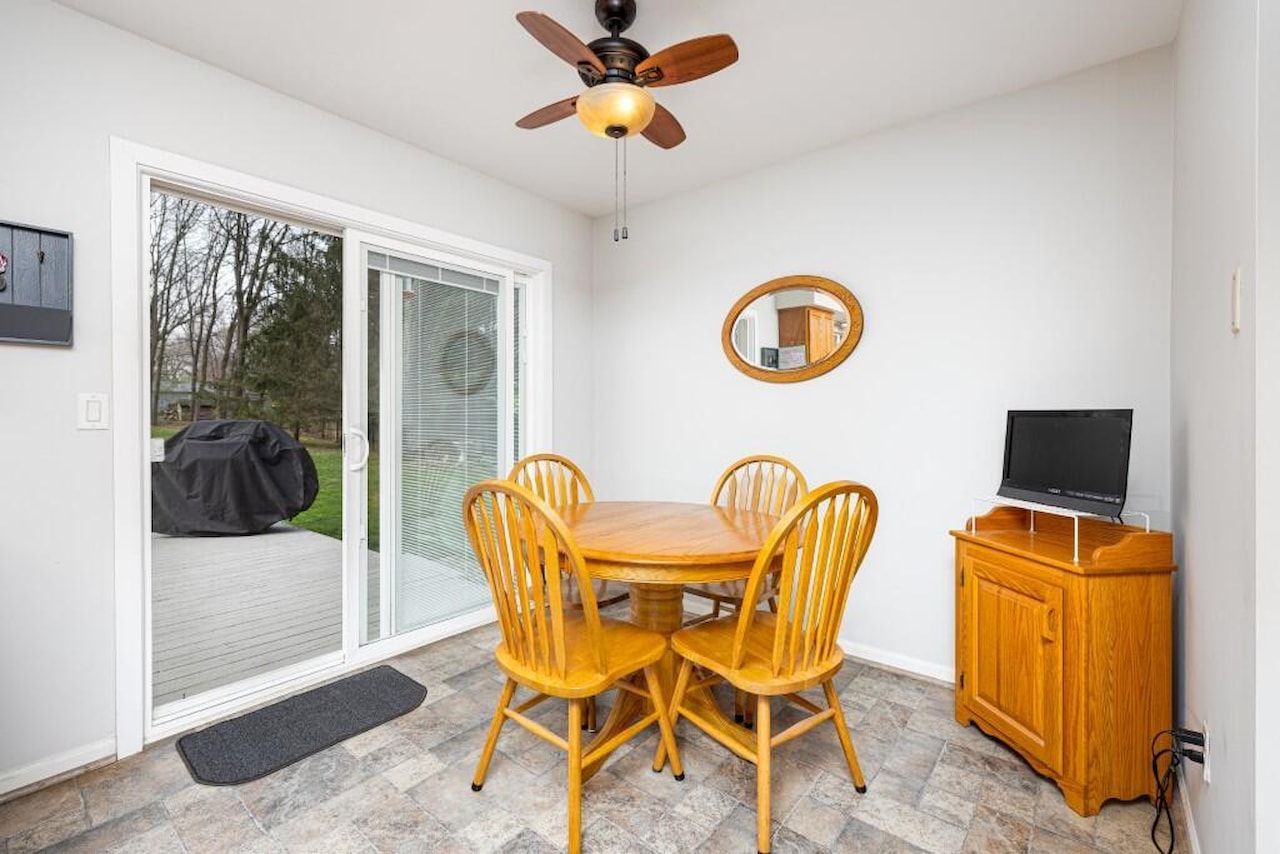2932 Wilson Ave in Hamburg Twp, MI Photo 10
