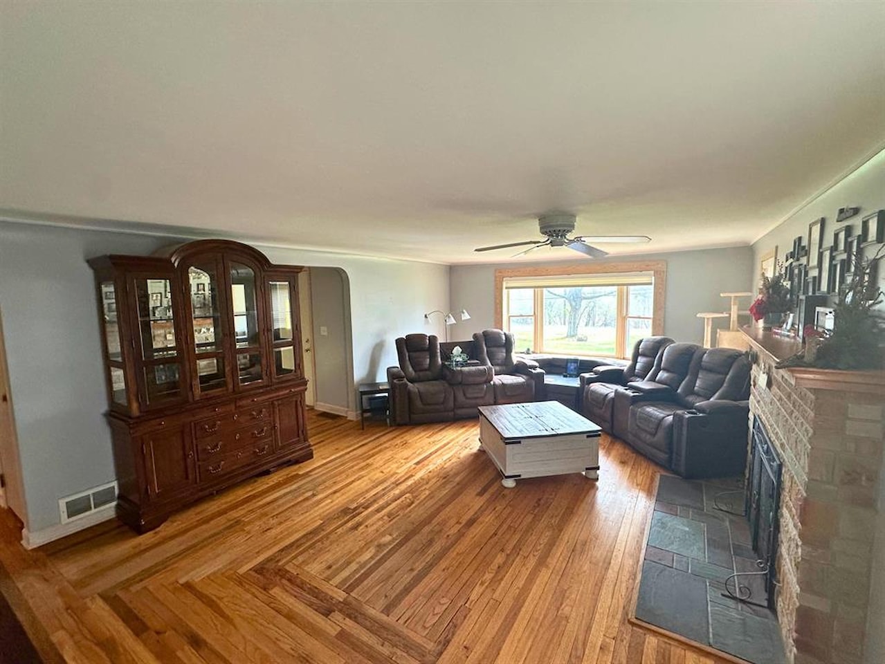 610 S Macomb St in Manchester Vlg, MI Photo 2