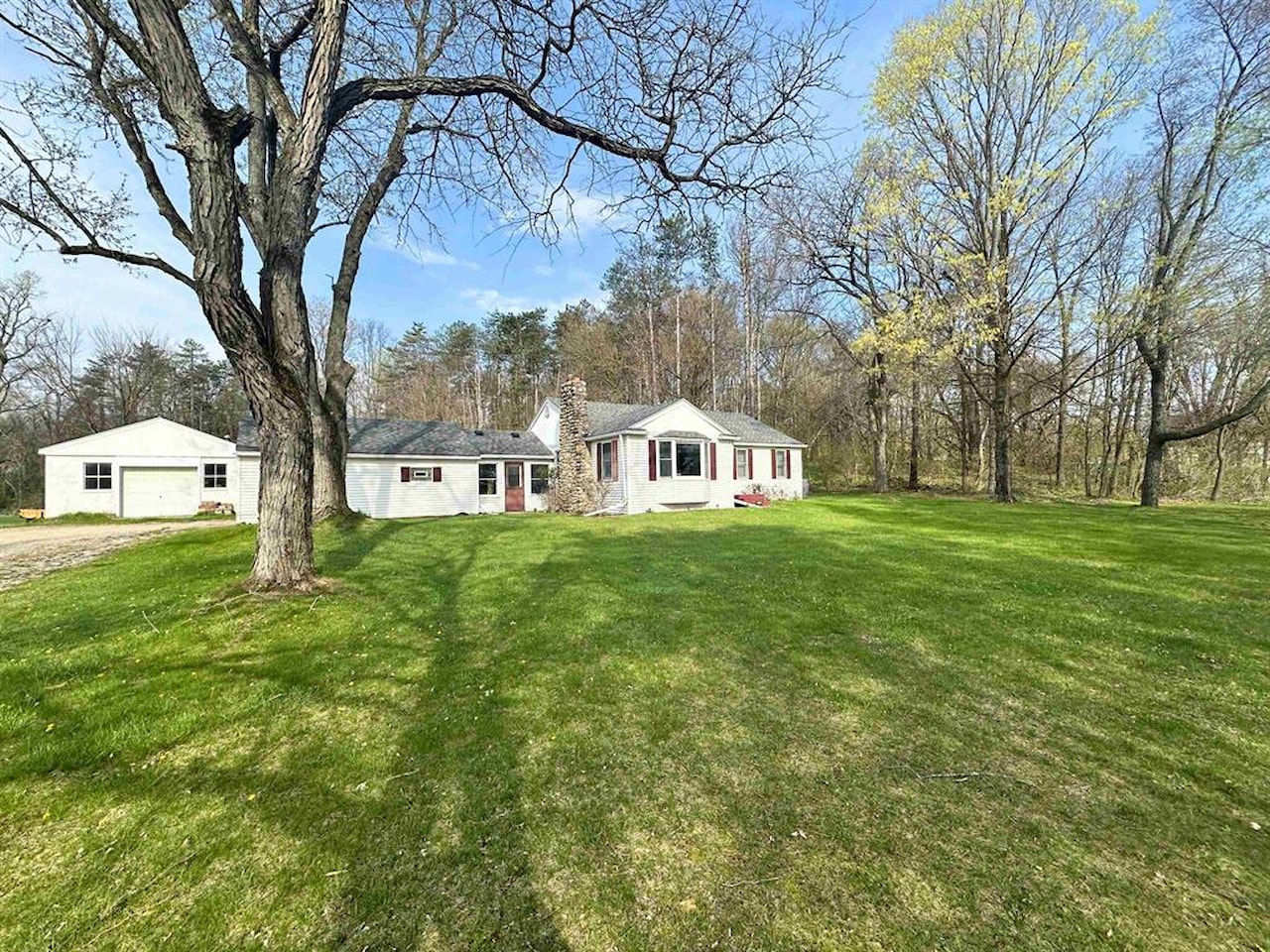 610 S Macomb St in Manchester Vlg, MI Photo 17