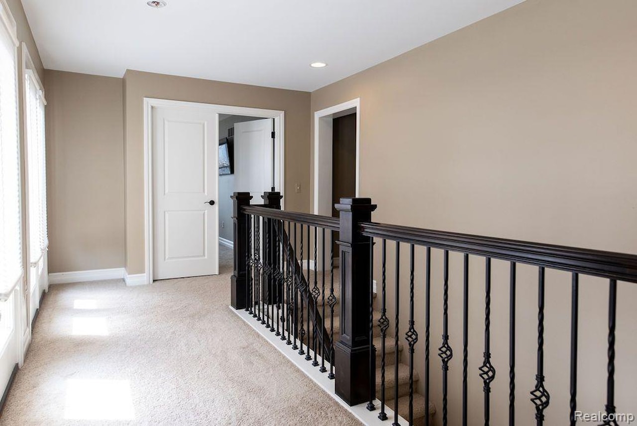 220 S Castell Ave in Rochester, MI Photo 23