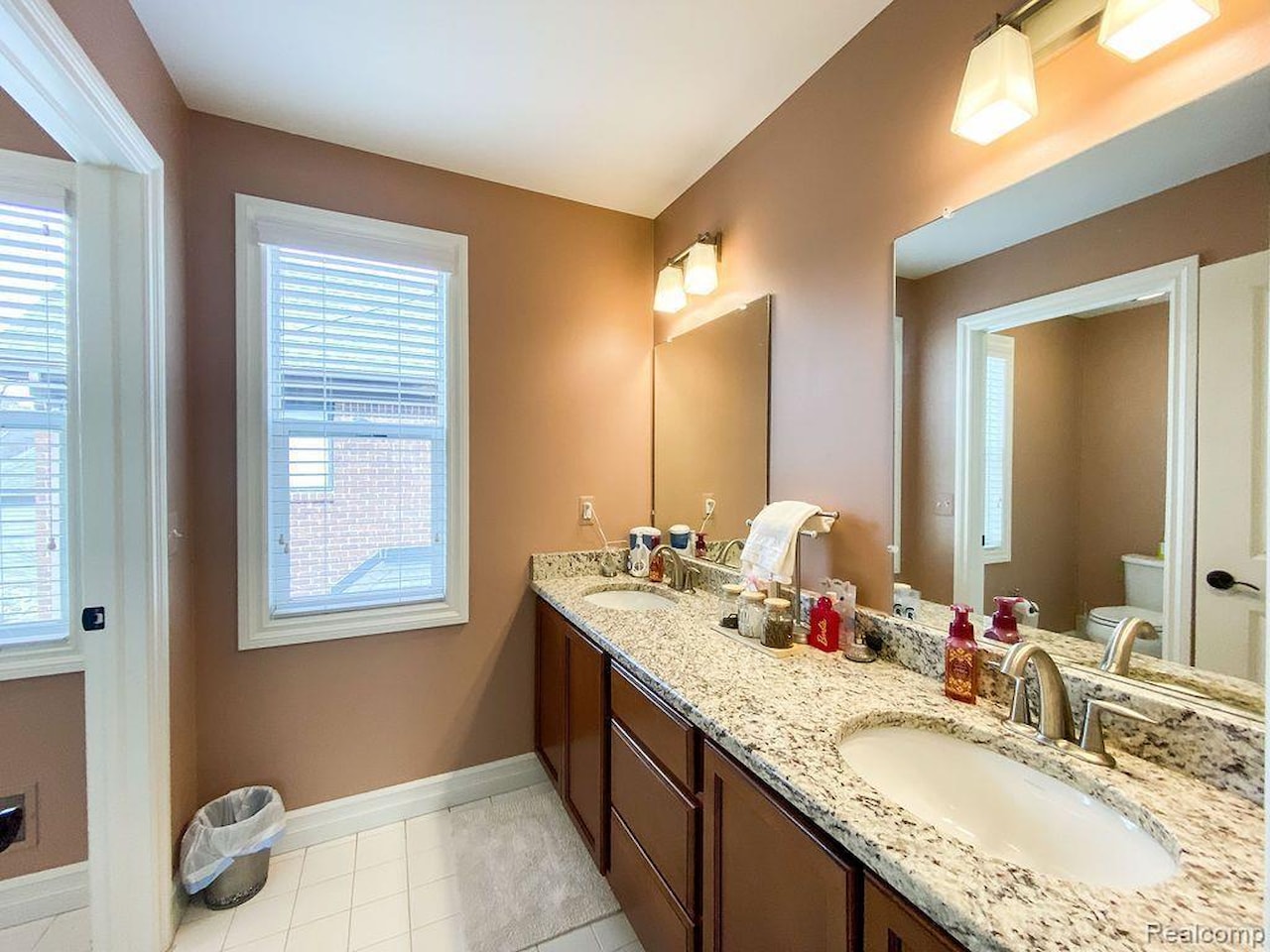 220 S Castell Ave in Rochester, MI Photo 34