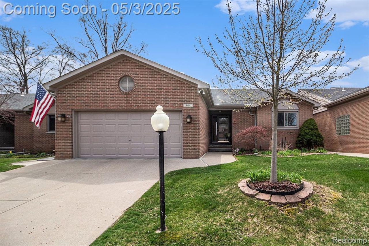 404 Walnut Dr #34 in South Lyon, MI