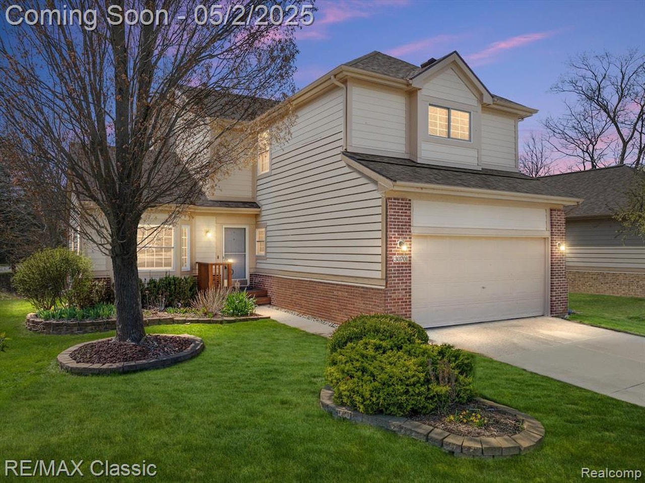30701 Sandalwood Circle in Novi, MI Photo 3