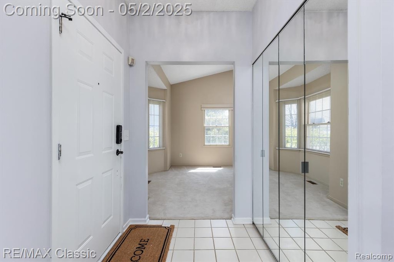 30701 Sandalwood Circle in Novi, MI Photo 5