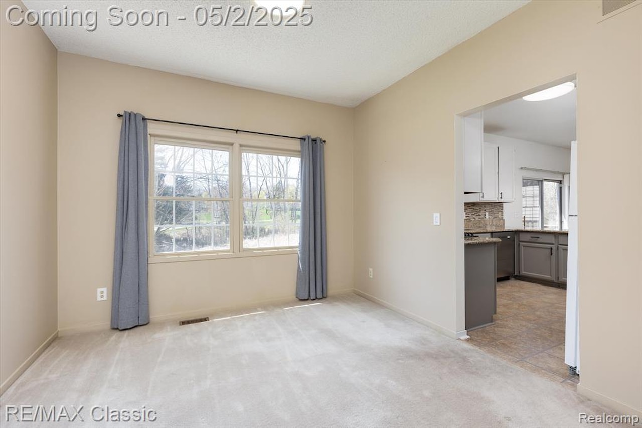 30701 Sandalwood Circle in Novi, MI Photo 7