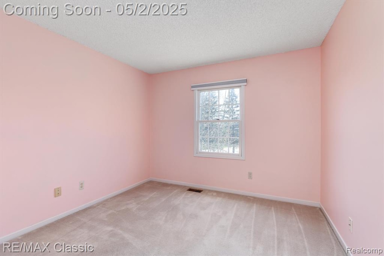 30701 Sandalwood Circle in Novi, MI Photo 25
