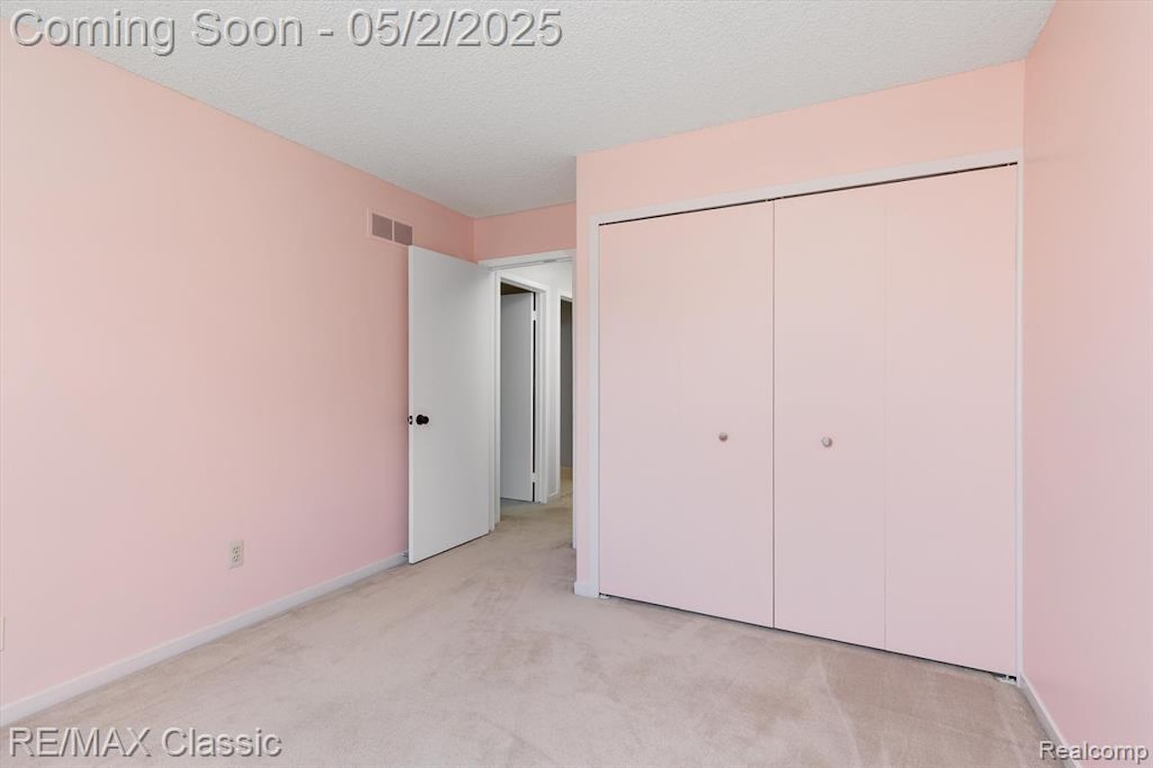30701 Sandalwood Circle in Novi, MI Photo 26