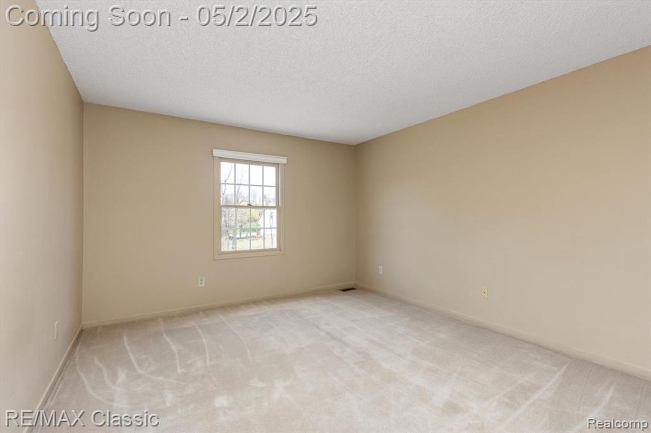 30701 Sandalwood Circle in Novi, MI Photo 27