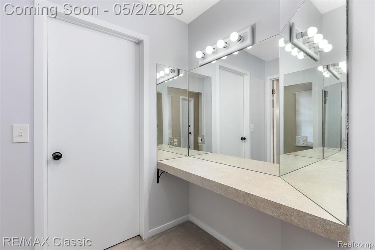 30701 Sandalwood Circle in Novi, MI Photo 22