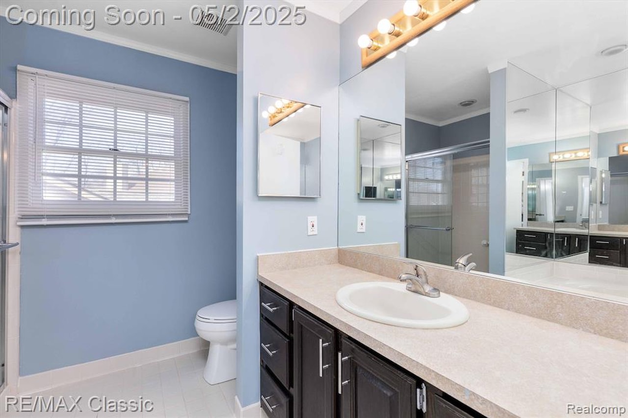 30701 Sandalwood Circle in Novi, MI Photo 24