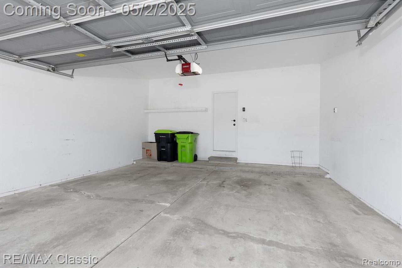 30701 Sandalwood Circle in Novi, MI Photo 33