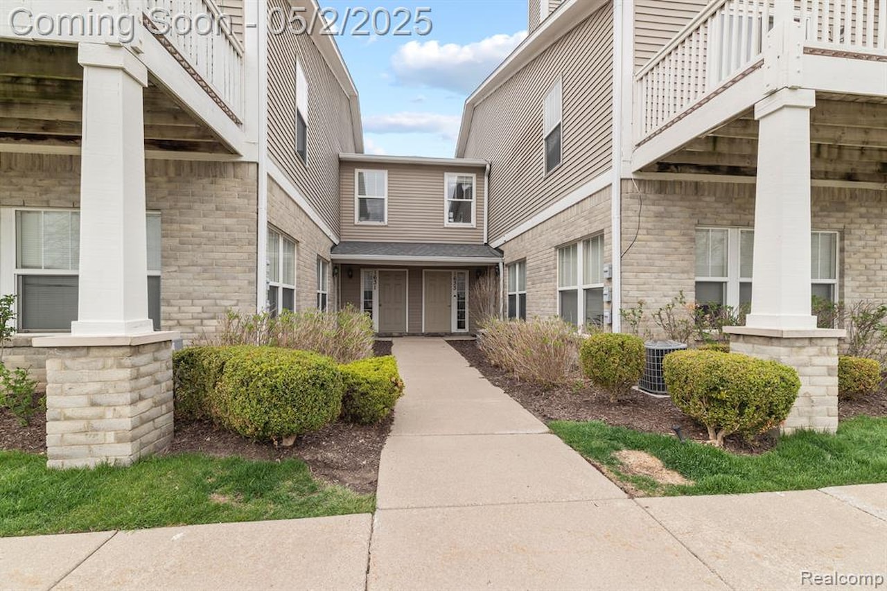 1635 Welland St in Howell, MI Photo 3