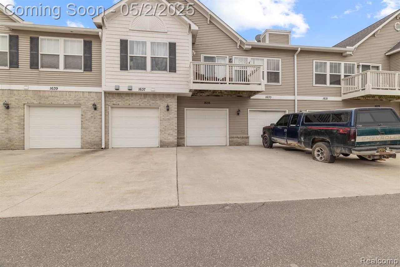 1635 Welland St in Howell, MI Photo 5
