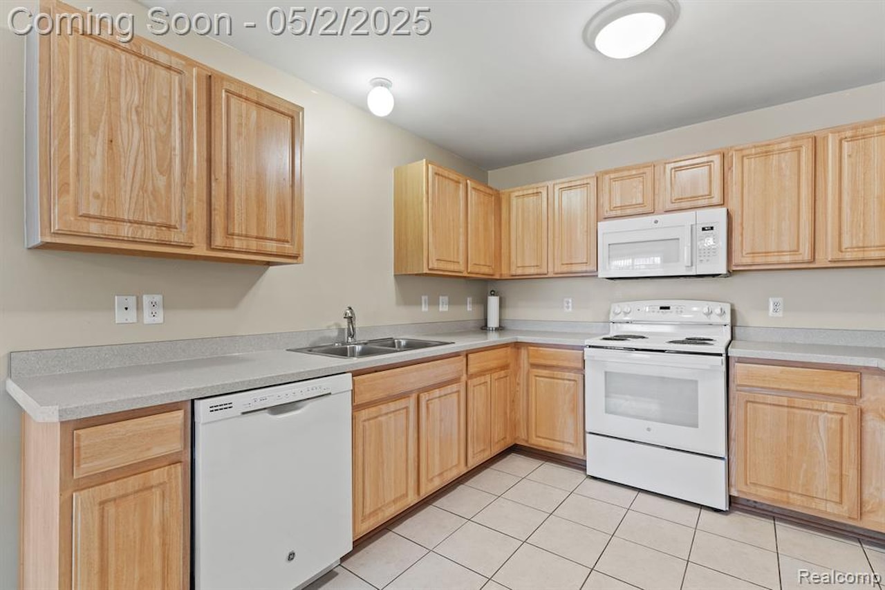 1635 Welland St in Howell, MI Photo 15