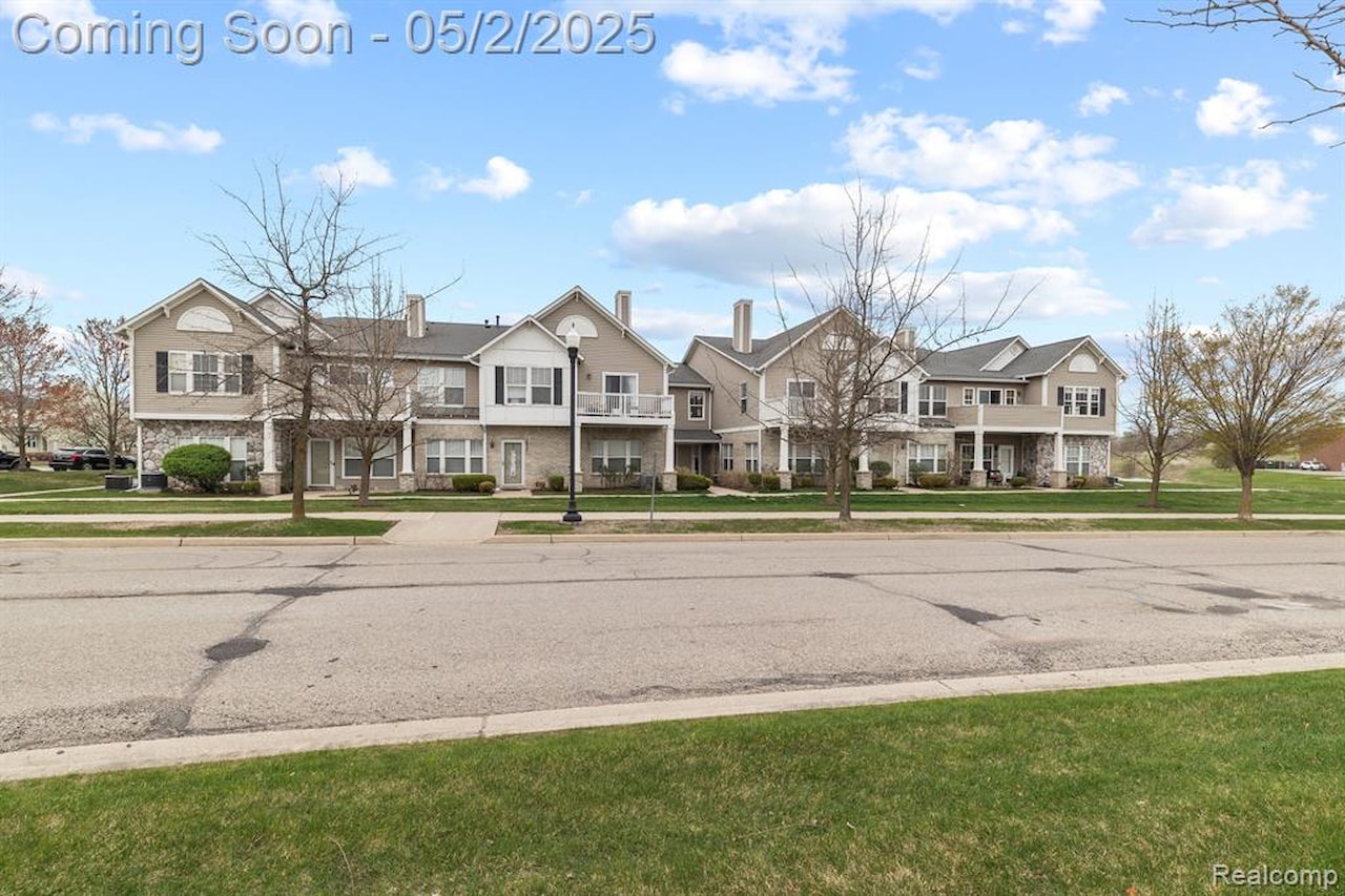 1635 Welland St in Howell, MI Photo 4