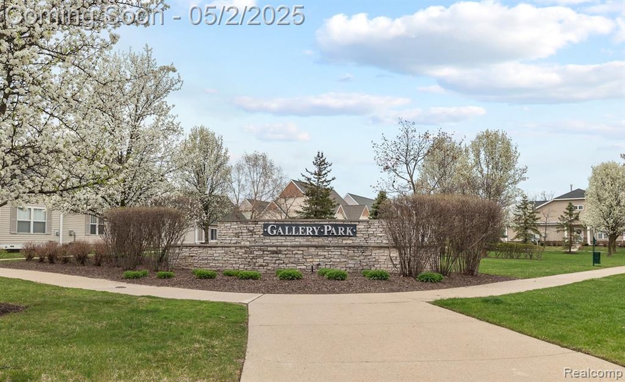 1635 Welland St in Howell, MI Photo 2