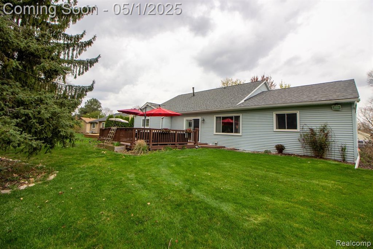 40317 Ladene Ln in Novi, MI Photo 17