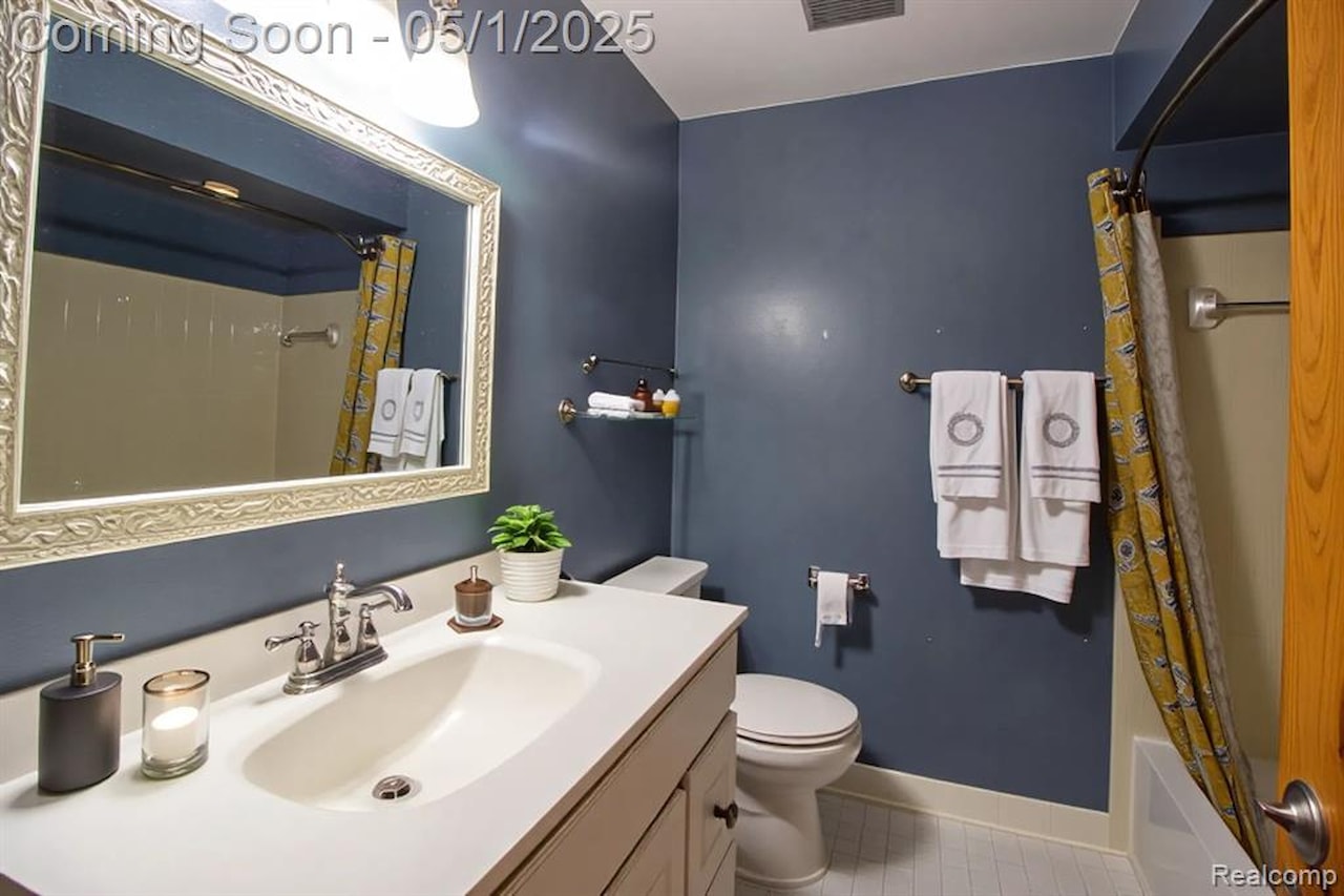 40317 Ladene Ln in Novi, MI Photo 14