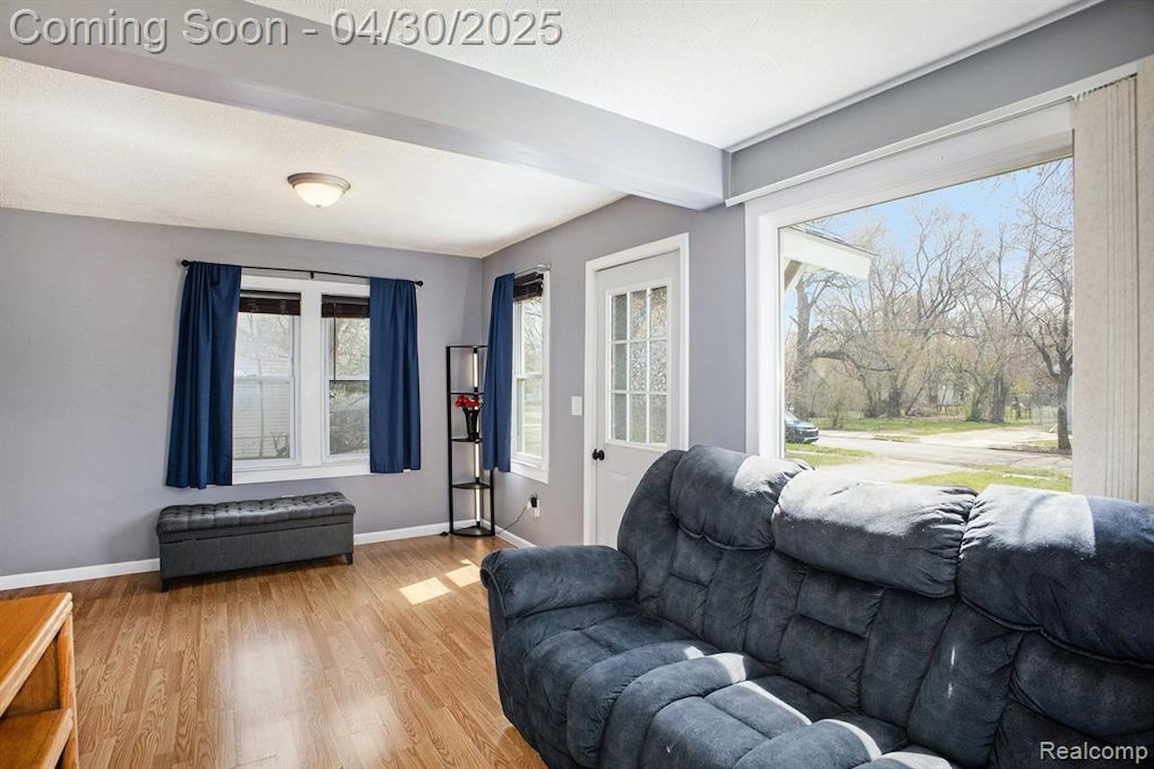 322 Astor Ave in Lansing, MI Photo 3