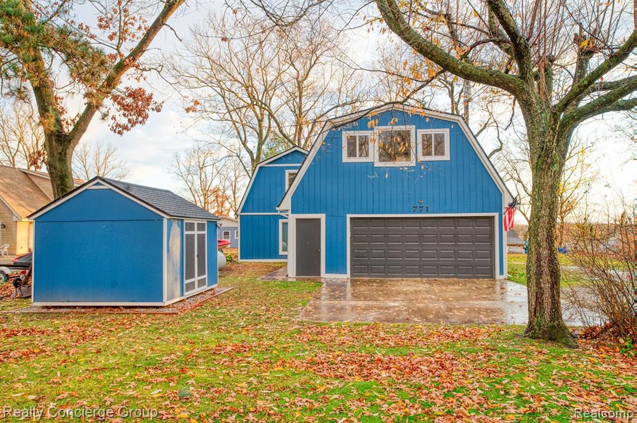 771 Hurley Dr in Marion Twp, MI Photo 5