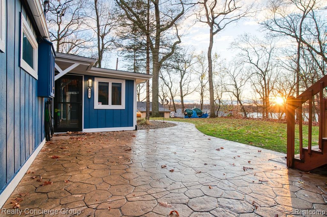771 Hurley Dr in Marion Twp, MI Photo 10