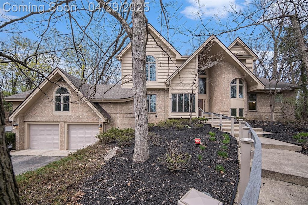 2925 Exmoor Rd in Ann Arbor, MI