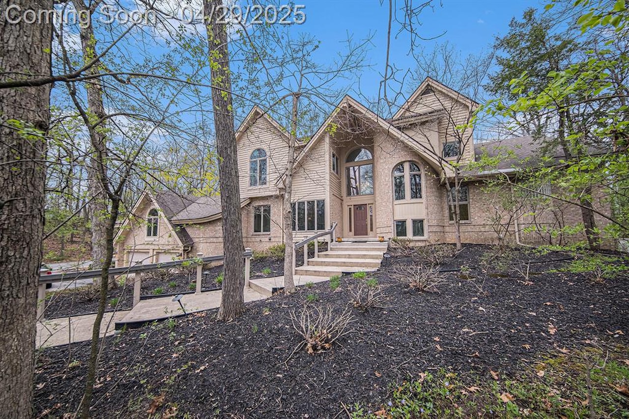 2925 Exmoor Rd in Ann Arbor, MI Photo 2