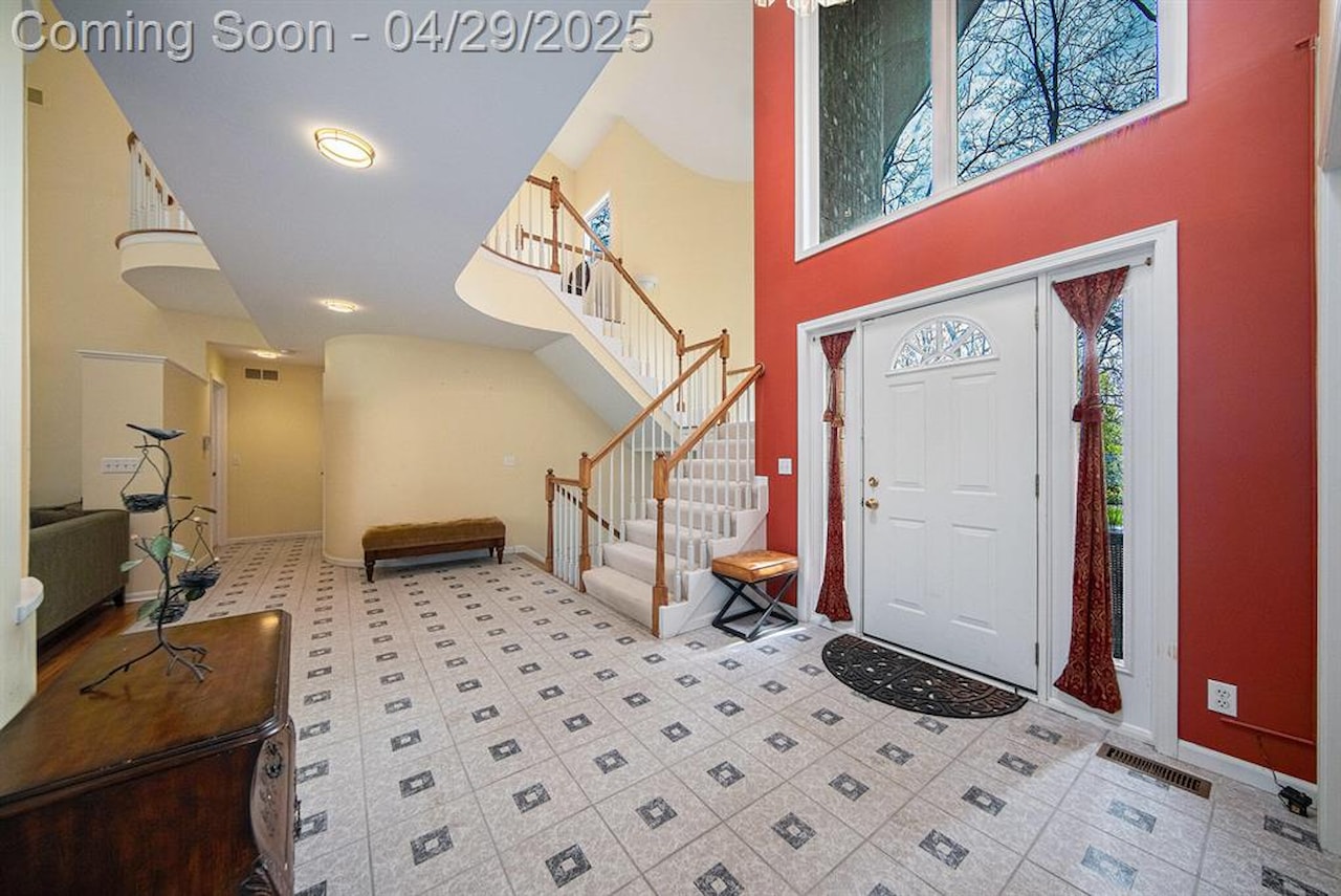 2925 Exmoor Rd in Ann Arbor, MI Photo 6