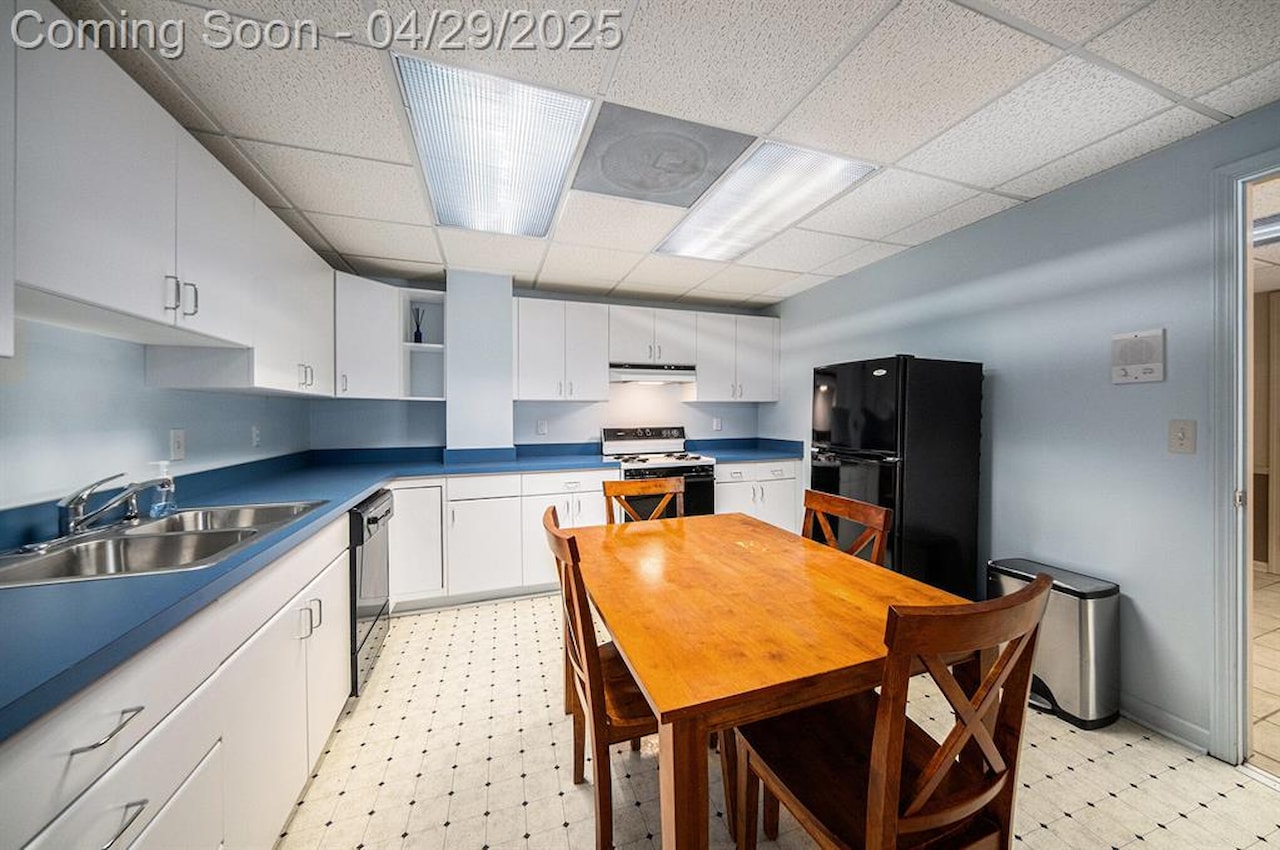 2925 Exmoor Rd in Ann Arbor, MI Photo 48