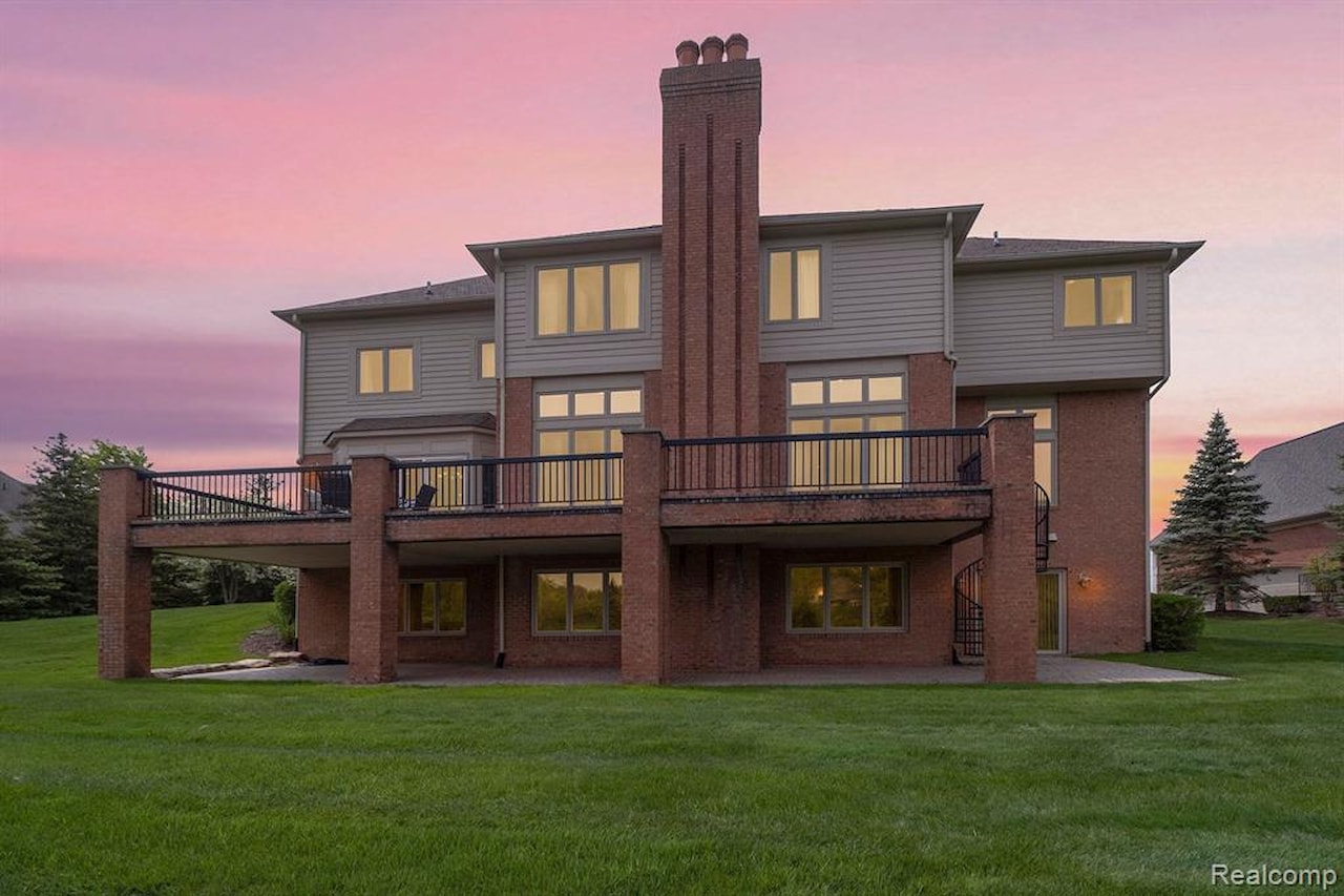 2832 Croftshire  Ct in Rochester, MI Photo 47