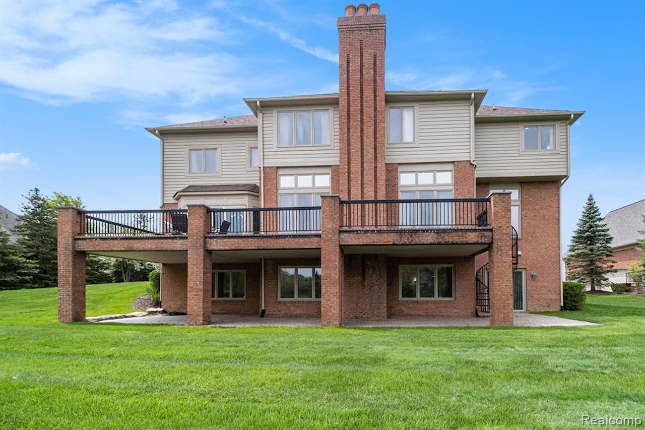 2832 Croftshire  Ct in Rochester, MI Photo 48