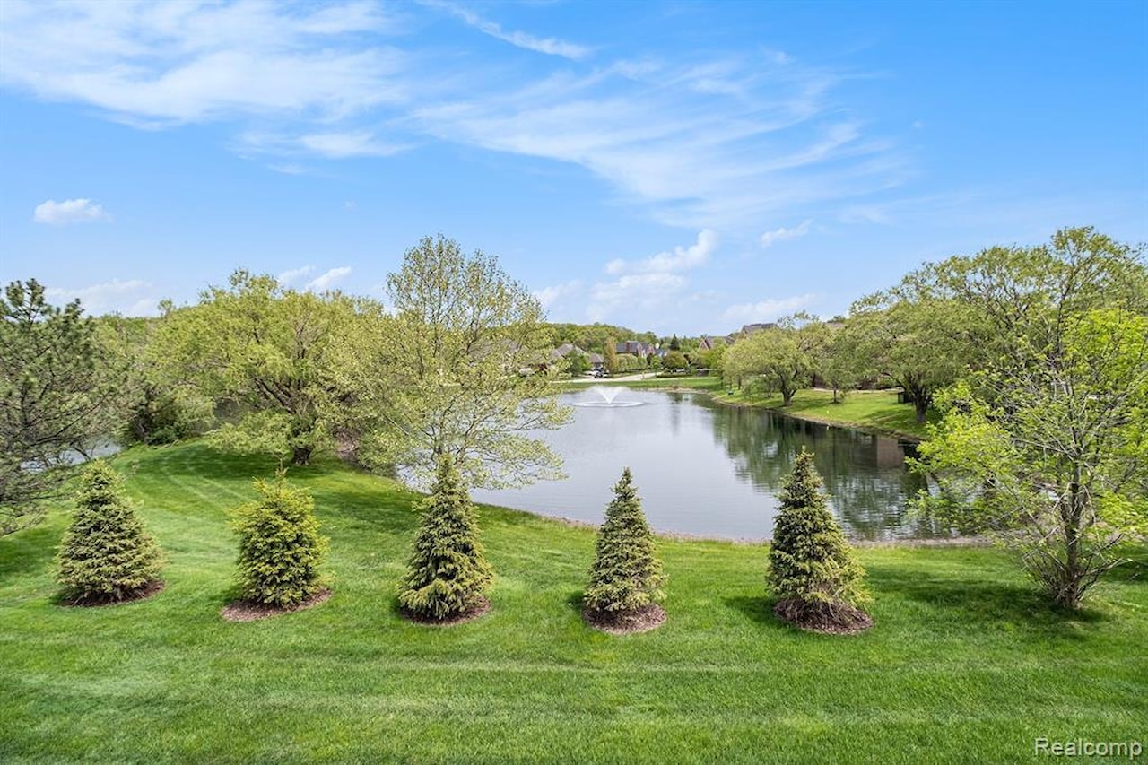 2832 Croftshire  Ct in Rochester, MI Photo 59