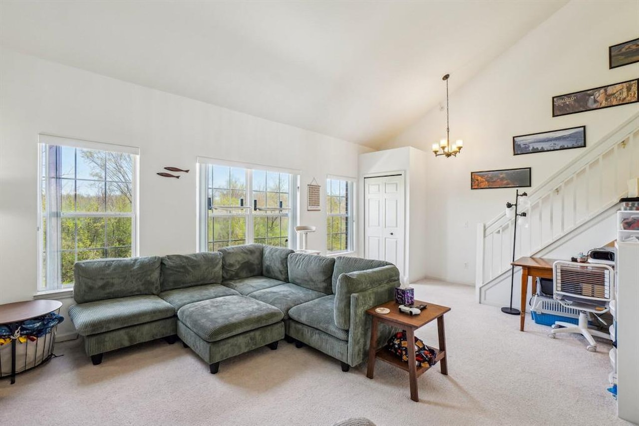 1870 Lindsay Ln in Ann Arbor, MI Photo 8