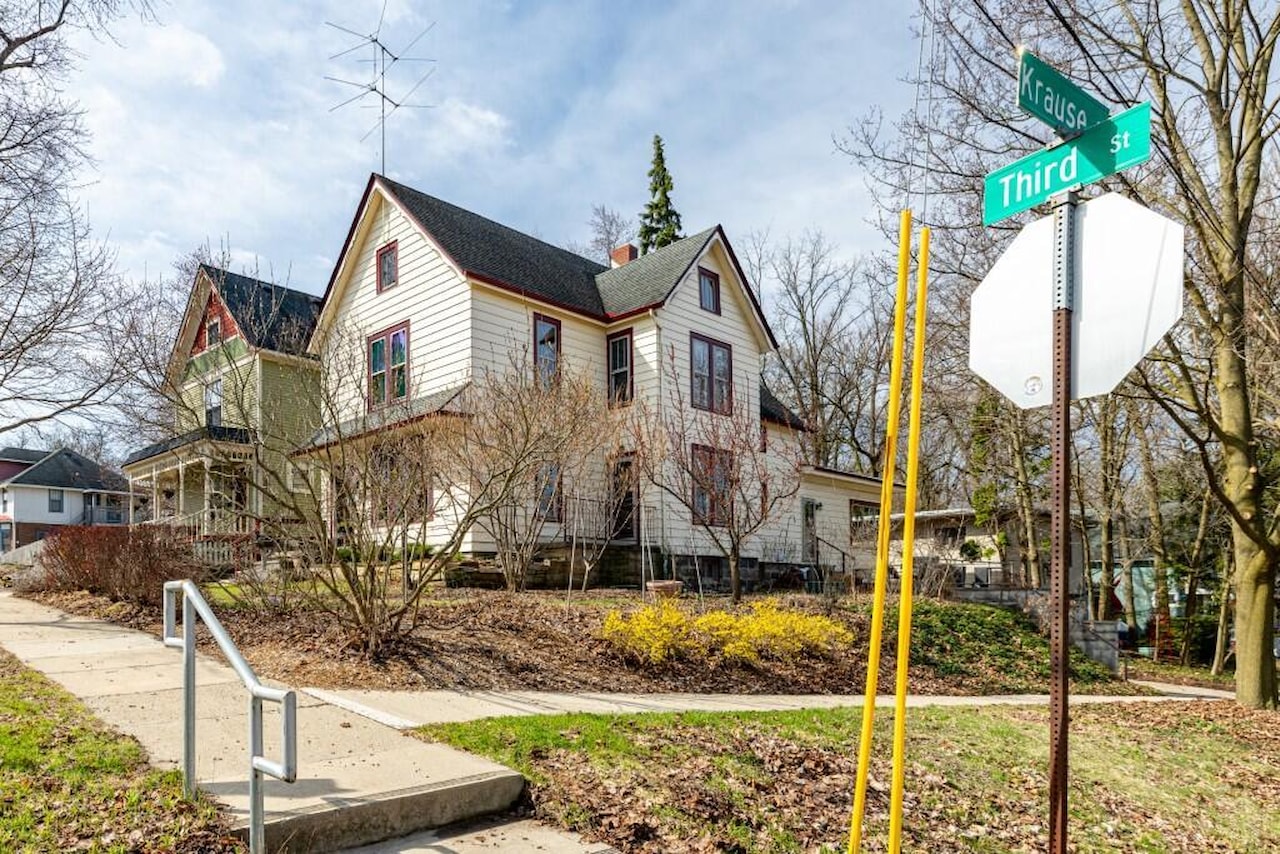 300 3rd St in Ann Arbor, MI