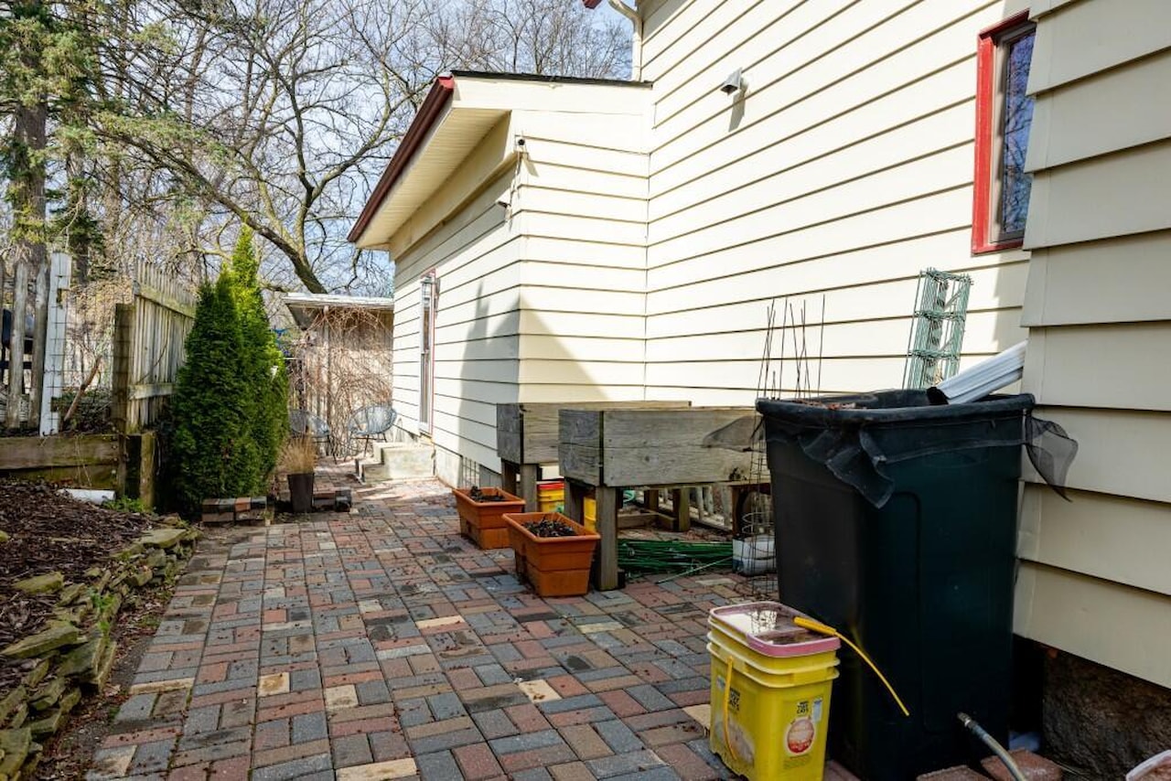 300 3rd St in Ann Arbor, MI Photo 48