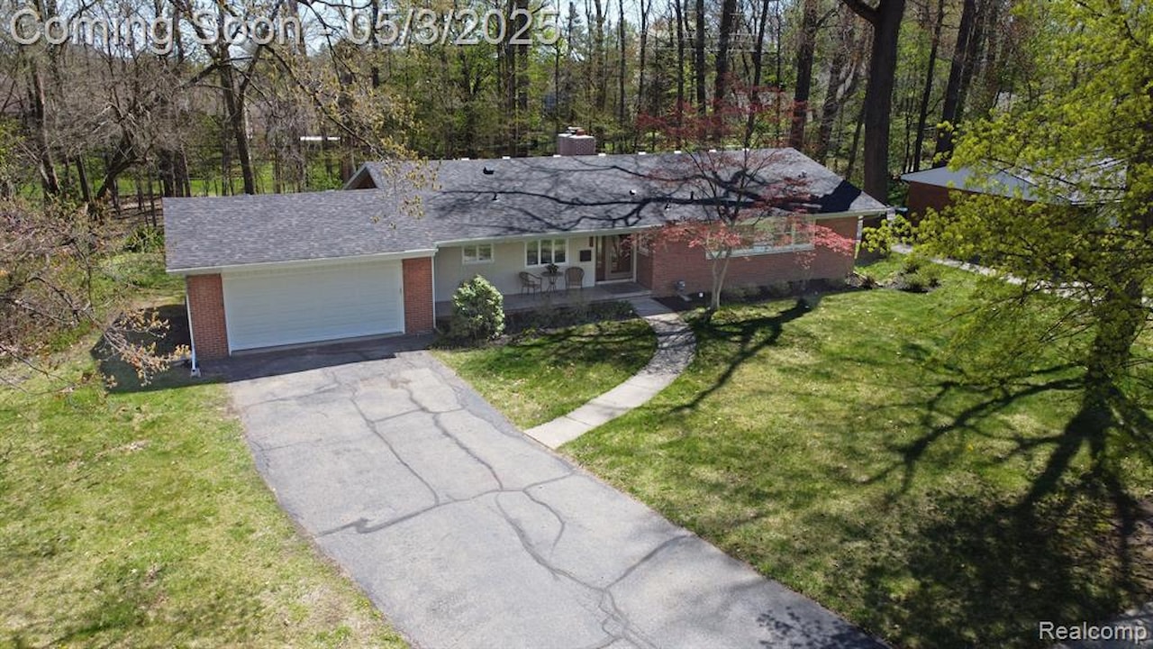 23230 Cass Ave in Farmington, MI