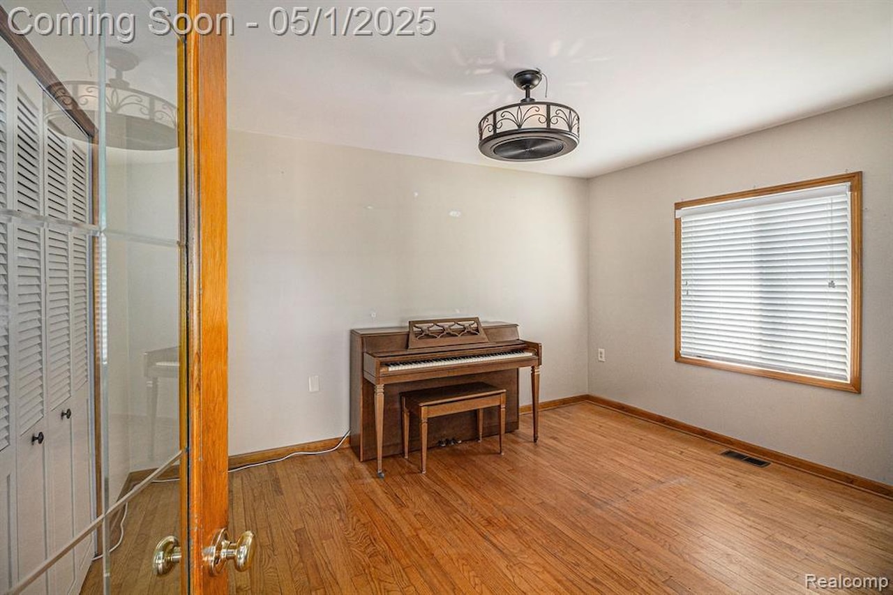 3836 Highcrest Dr in Genoa Twp, MI Photo 11