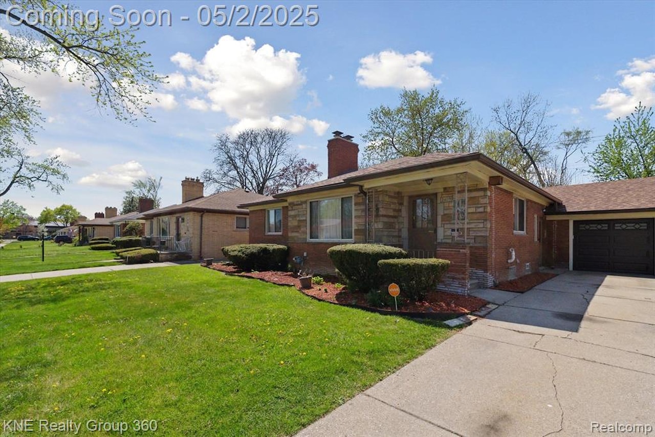 24091 Blackstone St in Oak Park, MI Photo 4