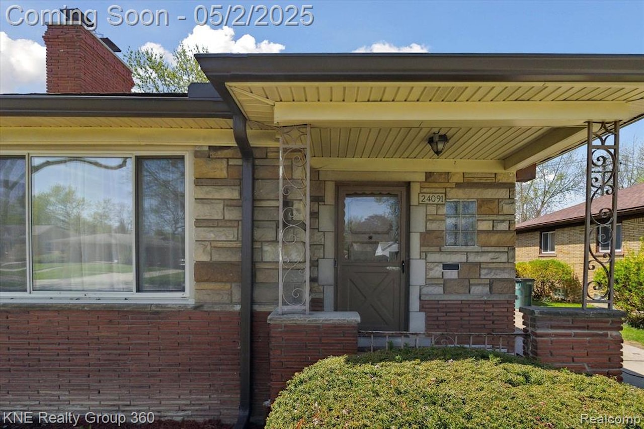 24091 Blackstone St in Oak Park, MI Photo 5