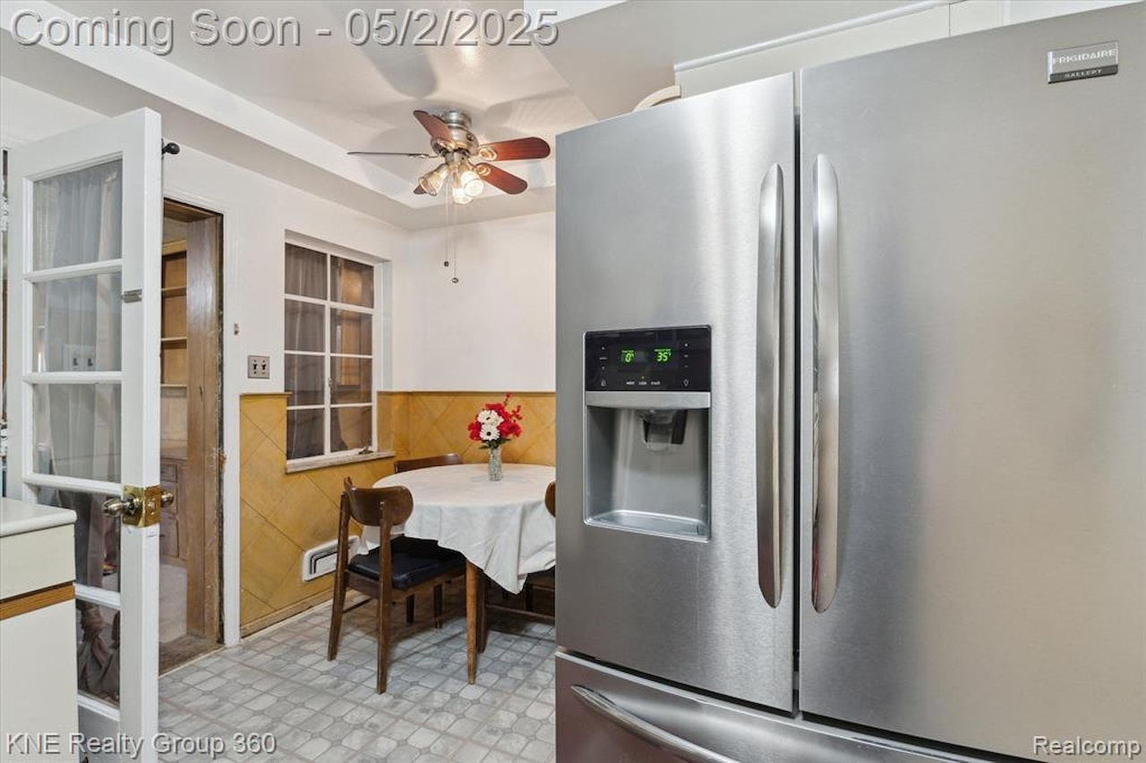 24091 Blackstone St in Oak Park, MI Photo 15